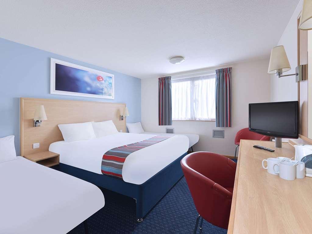 Travelodge Peterborough Central Rum bild