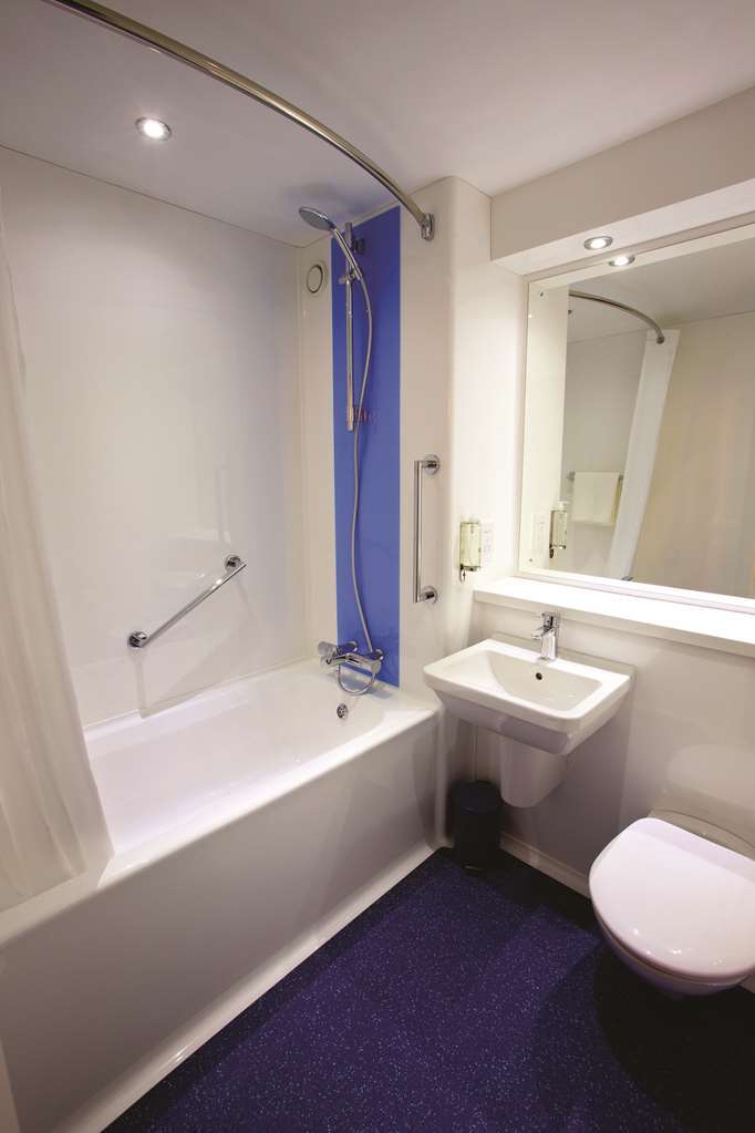 Travelodge Peterborough Central Rum bild